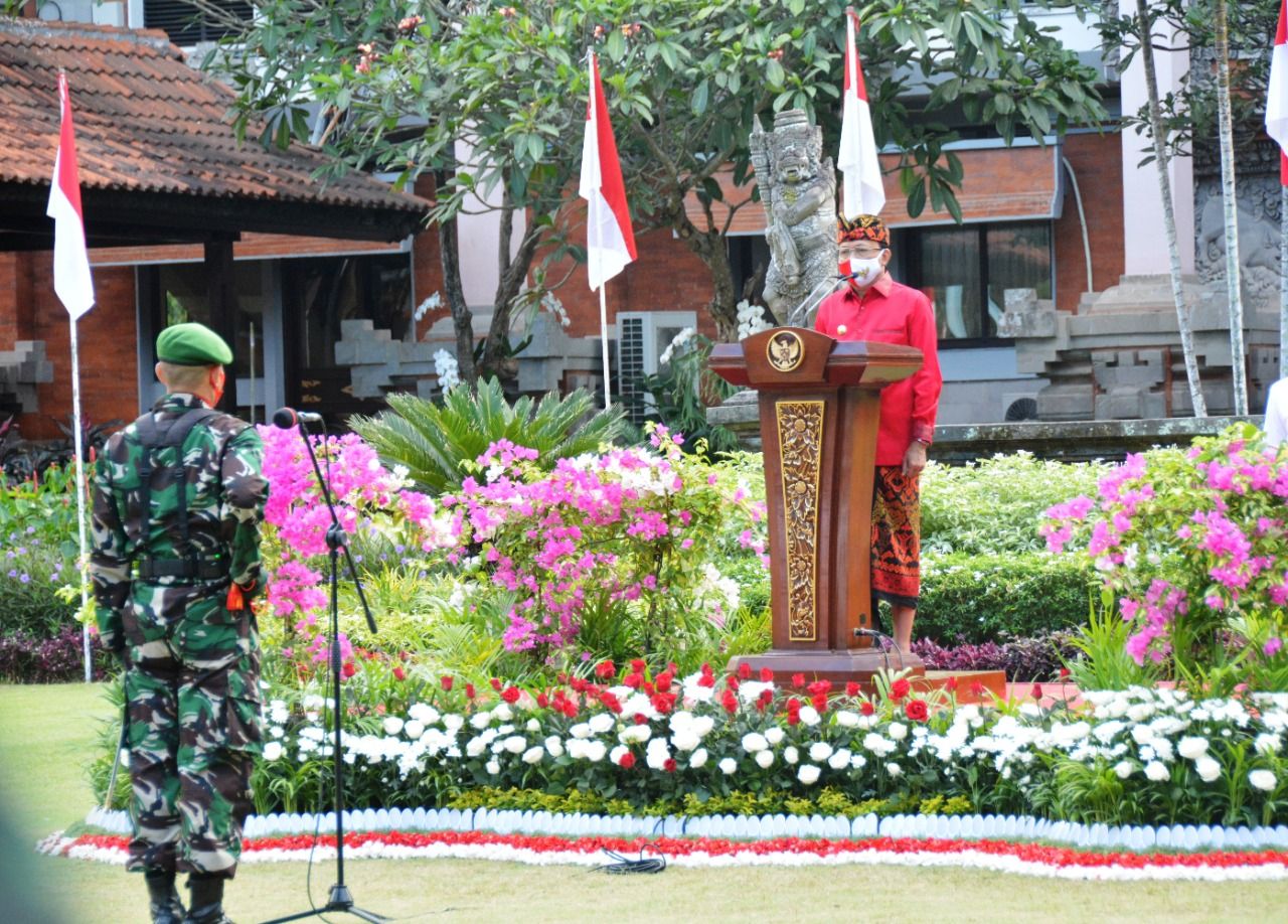 podiumnews.com-Upacara Peringatan Hari Kemerdekaan di Pemprov Bali Penuh Khidmat dan Ikuti Prokes